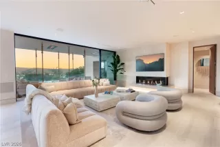 Photo #6: 2771532 Listing 