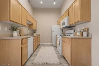 Photo #6: 2771599 Listing