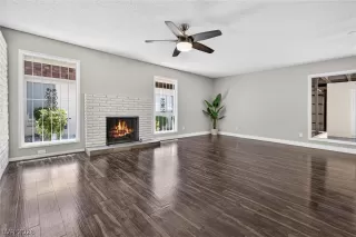 Photo #5: 2771600 Listing