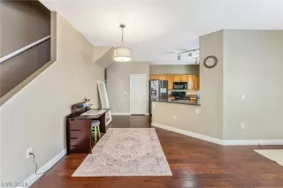 Photo #4: 2771602 Listing