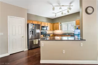 Photo #5: 2771602 Listing