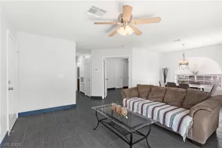 Photo #4: 2771625 Listing