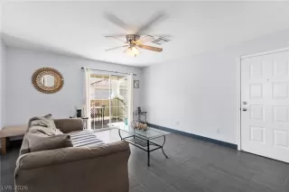 Photo #5: 2771625 Listing