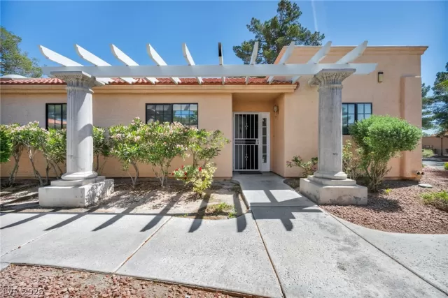 MLS: 2771632 Condo For Sale