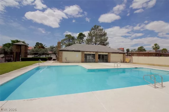 MLS: 2771675 Condo For Sale