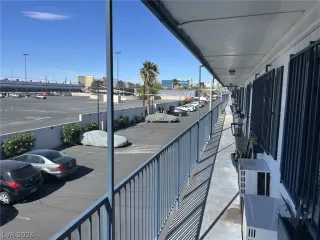 Photo #2: 2771722 Listing 