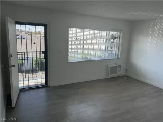 Photo #3: 2771722 Listing 