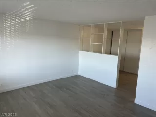 Photo #5: 2771722 Listing 