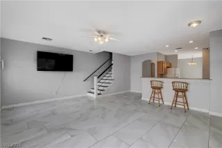 Photo #4: 2771765 Listing