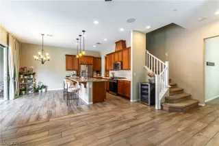 Photo #6: 2771796 Listing