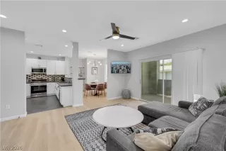 Photo #3: 2771801 Listing