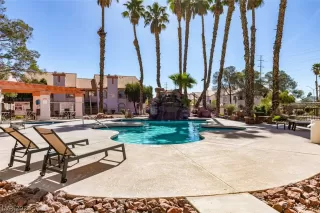 Photo #4: 2771824 Listing 