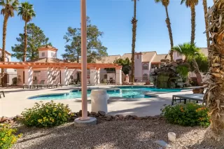 Photo #5: 2771824 Listing 