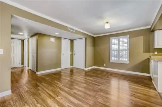 Photo #6: 2771837 Listing