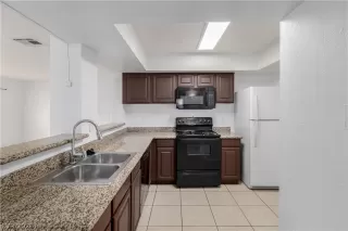 Photo #6: 2771843 Listing