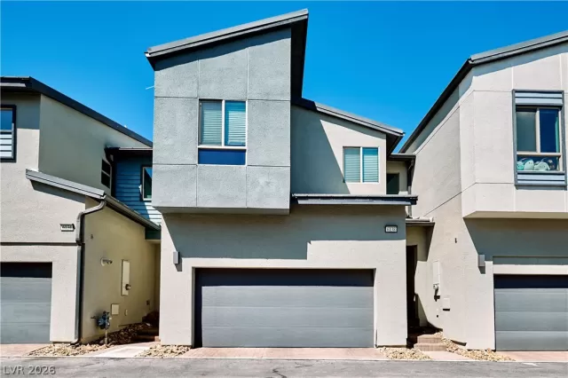 MLS: 2771875 Condo For Sale