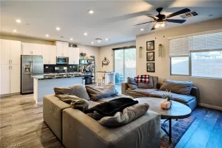 Photo #1: 2771875 Listing 