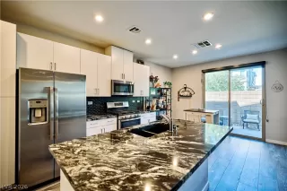 Photo #4: 2771875 Listing 