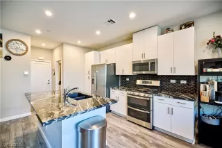 Photo #5: 2771875 Listing 