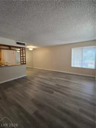 Photo #4: 2771892 Listing 