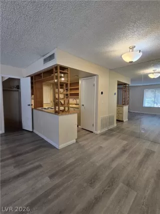 Photo #6: 2771892 Listing 