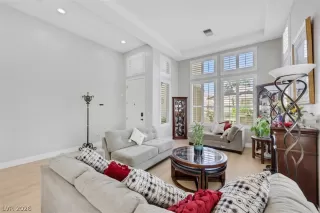 Photo #5: 2771907 Listing