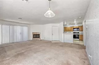 Photo #5: 2771913 Listing