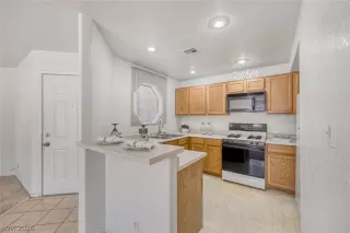 Photo #6: 2771913 Listing