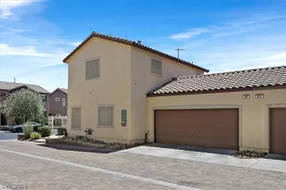 Photo #2: 2771967 Listing