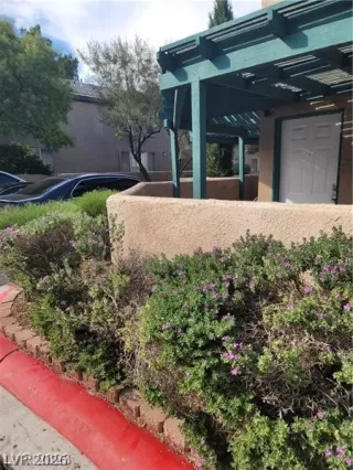 Photo #3: 2771978 Listing 