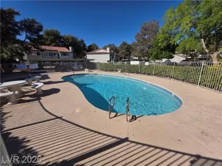 Photo #5: 2771980 Listing 