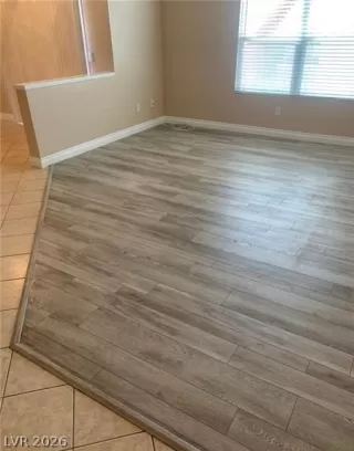 Photo #3: 2771986 Listing