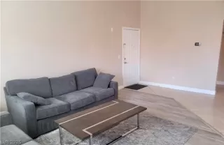 Photo #4: 2771986 Listing