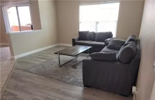 Photo #5: 2771986 Listing