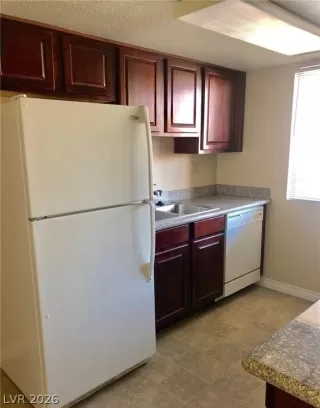 Photo #5: 2772017 Listing 