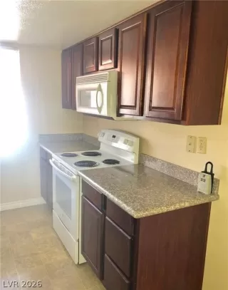 Photo #6: 2772017 Listing 