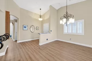 Photo #2: 2772029 Listing