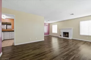 Photo #3: 2772036 Listing