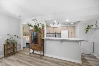 Photo #5: 2772053 Listing