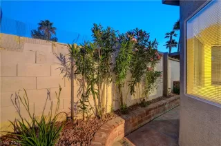 Photo #5: 2772074 Listing