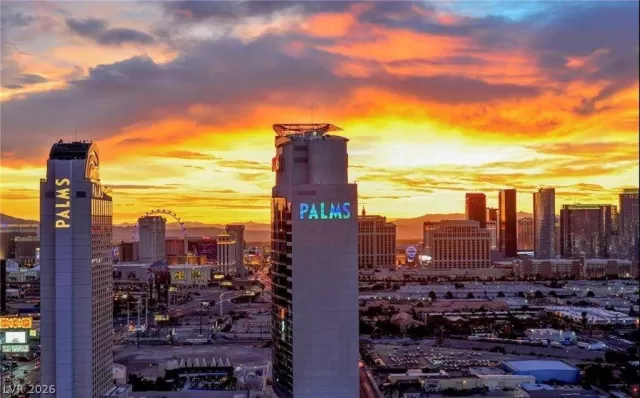 MLS: 2772085 Condo For Sale