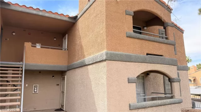 MLS: 2772098 Condo For Sale