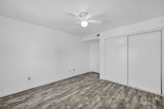 Photo #2: 2772098 Listing