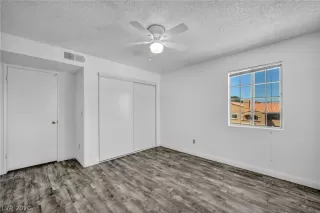 Photo #3: 2772098 Listing