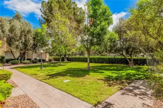 Photo #3: 2772107 Listing