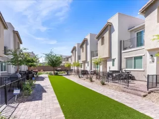 Photo #6: 2772134 Listing