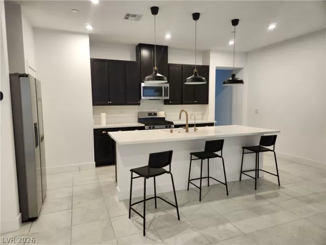 MLS: 2772189 Condo For Sale