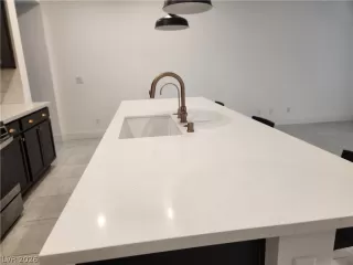 Photo #3: 2772189 Listing