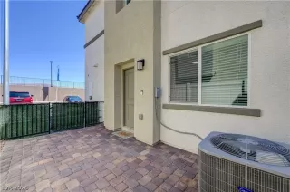 Photo #4: 2772256 Listing