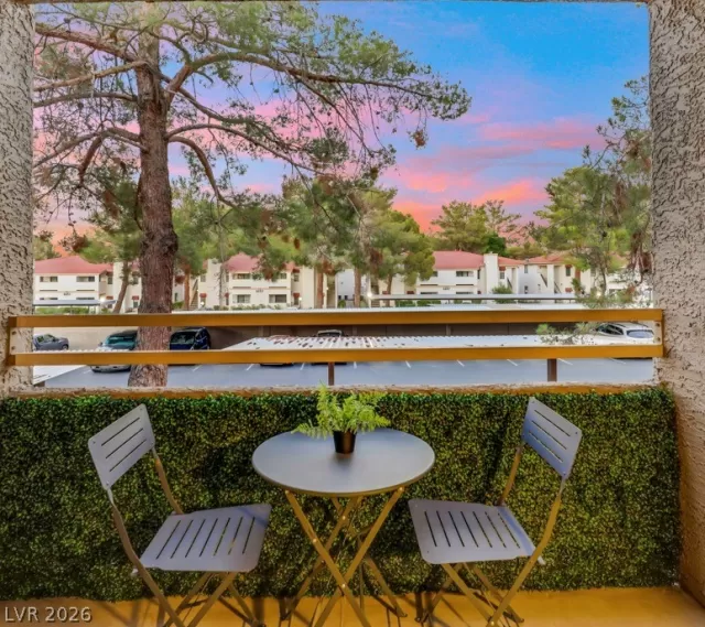 MLS: 2772361 Condo For Sale